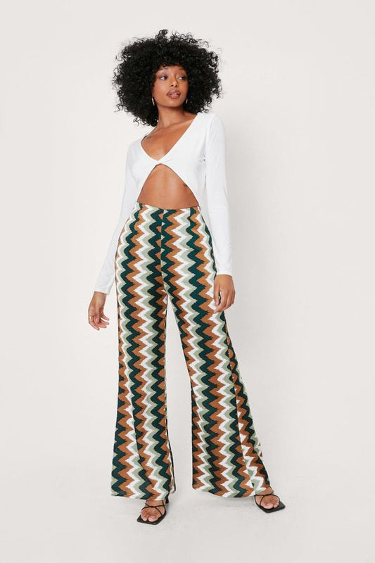 Womens Petite Zig Zag Print Flare Pants - Green - 4