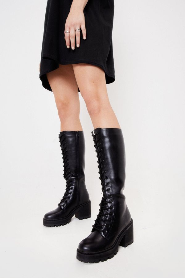 Womens Lace Up Knee High Chunky Boots - Black